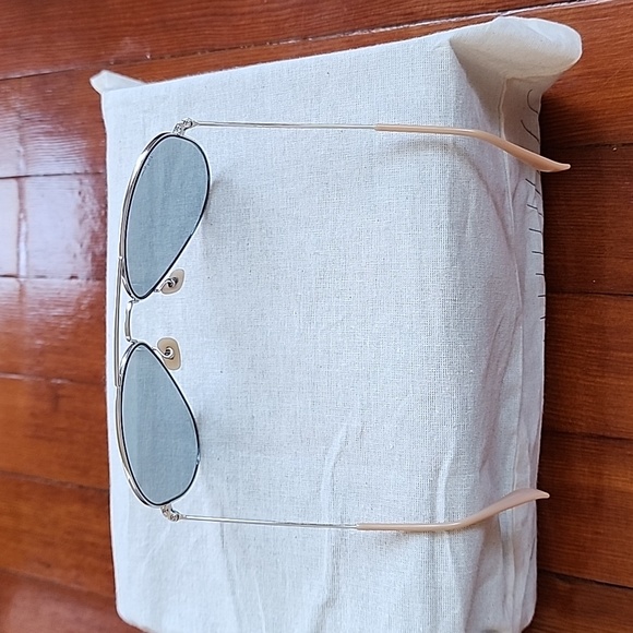 Ray-Ban aviators with case - Picture 2 of 4